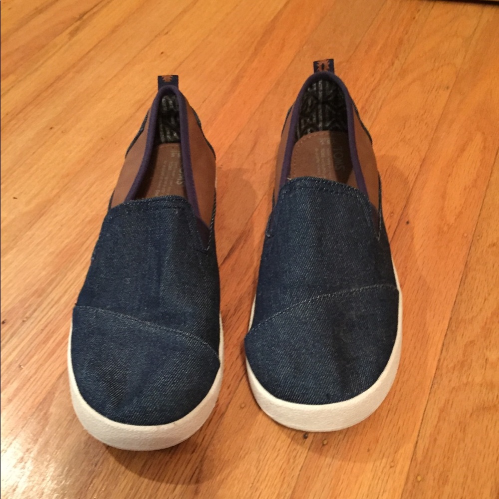 Toms - Picture 3 of 6